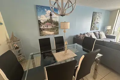 Image de 4202 -Delightful 2-bed/2bath condo with fantastic view. Close to beaches and Img