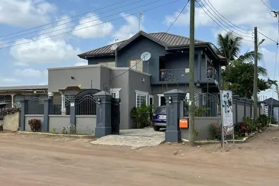 Image de Groove Haven Lodge. Cozy and Inviting House in Accra, Ghana's, vibrant town