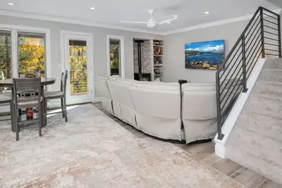Image de Beautiful townhome close to slopes with spectacular Vail Mtn. views! !