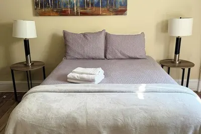 Image de Pet-Friendly 2br  Wi-Fi Parking