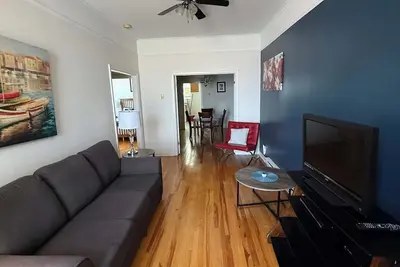 Image de Charming 2br Wi-Fi Off-Street Parking