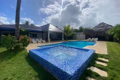 Image de Luxury 9 bedrooms villa in playa laguna /Sosua