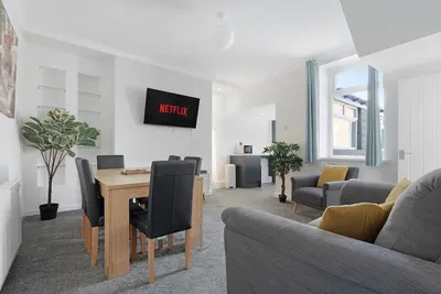 Image de New! 4br in Durham Road