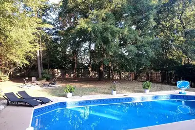 Image de South Charlotte 3br w/ Pool, Hot Tub & Pet-Friendly - Near Ballantyne!