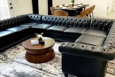 Image de Stylish Oasis - Near City Center - Mins 2 Downtown