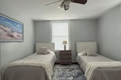 Image de Fantastic 2-bedroom apartment in Beverly by the beach - near historic Salem