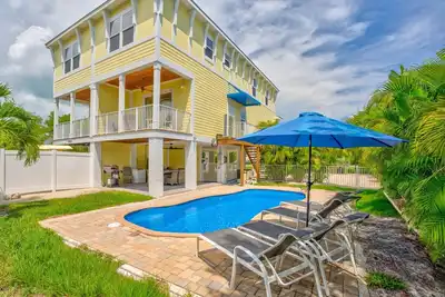 Waterfront Keys Home, Pool, Dock & Sombrero Beach