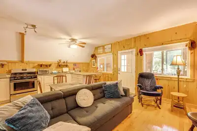 Image de 7 Mi to Ski Slopes! Cozy Madison Cabin w/ Fire Pit