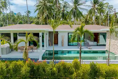 Image de Villa MAÏA est située dans une cocoteraie, charme authentique, vue sur la montagne