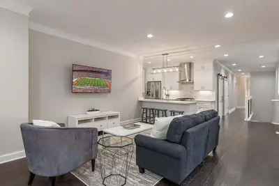 Image de Luxury 3-Bedroom Harrison West Home with Game Room & Family-Friendly Amenities