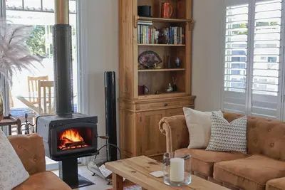 Image de Firefly Cottage  |  Hideaway with Wood Fireplace