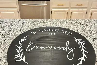 Image de Mid-Century Modern Boho Escape: Backyard Oasis