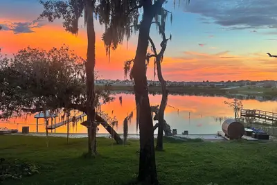 Image de Lakefront Paradise • Sauna • Hot Tub • Jet Skis • Sunset Views