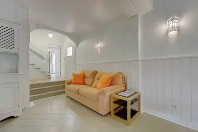 Image de Relaxing Room At Sunrise Beach Villa Featuring Pool, Garden, Bbq & Beach Access