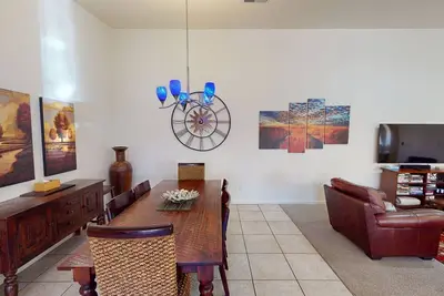 Image de Downtown Twin Home. Great Location. Lot's of Parking.