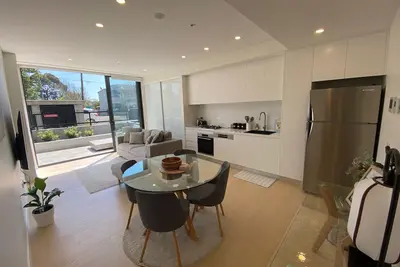 Image de Executive Oasis | Chic 1br + Courtyard Retreat