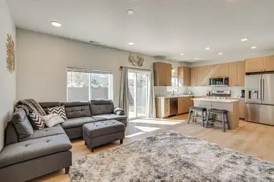 Image de Built in 2025: Parowan Escape w/ Views!