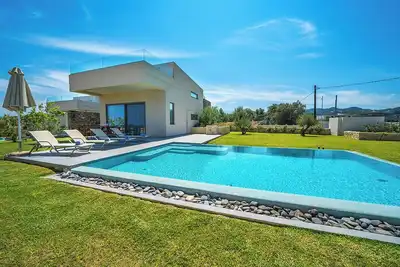 Image de Villa Scias Chania: Walk to Beach, Shops & Restaurants / Private Pool