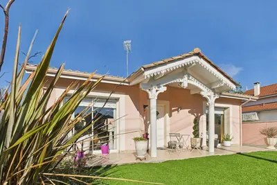 Image de Charmante maison rose pour 4 - 500m de la plage