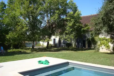 Image de La Maison du Bourg dans l'Yonne à 15' de l'aérodrome d'Auxerre-Branches