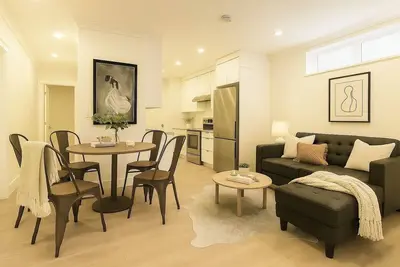 Image de Comfortable 2br Basement Suite | Great Location