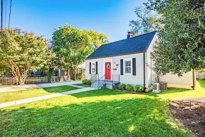 Image de The Red Door Cottage in Eastport - Pet-Friendly!