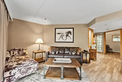 Image de Best Of Summit 2025 Winner for Best Lodging Hotel! Cozy Slope-Side Retreat at Be