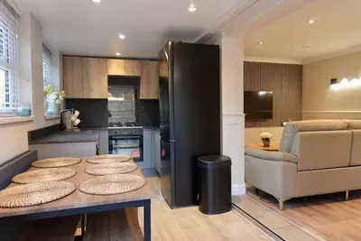 Image de Bungalow-Moderne-Salle de bain privée-Vue sur Jardin