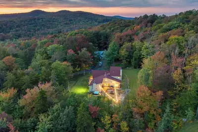 Image de Ski & Play in Style-Luxury Mt. Snow Getaway-HotTub