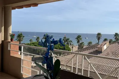 Image de Cap Hermès, vue mer magnifique, accès piscine pour ce logement, 4 personnes, clim, parking privé, accès direct aux plages