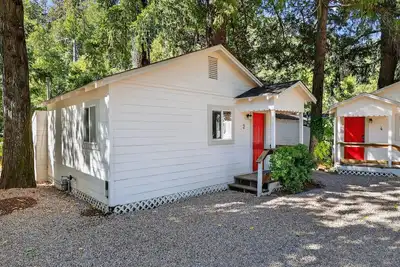 Image de New! Rouge Cobb Mountain Hotel - Cabin 2