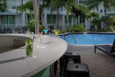 Image de Comfort & Convenience 2 Pet-Friendly Units!