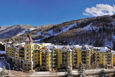 Image de Ritz Carlton Club Vail - Luxurious 3 Bedroom, Sleeps 8, Pool, Hot Tub, Fireplace