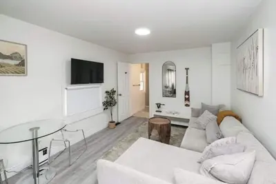 Image de Cozy, Clean & Bright Suite - Perfect for long stays