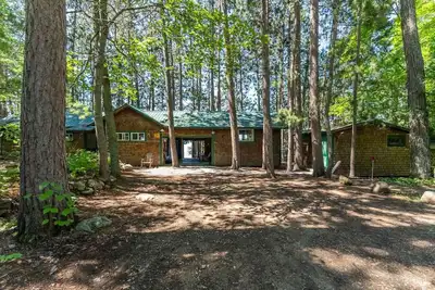 Image de Sunset Bay Cottage on Round Lake