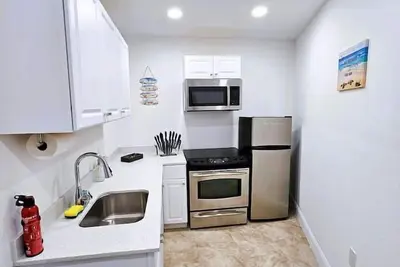 Image de New Studio Across the Beach!