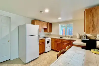 Image de Charming 1-bedroom guesthouse in desirable Ojai close to town with private yard