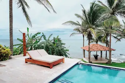 Image de Super Private Beachfront 3br Villa & Infinity Pool