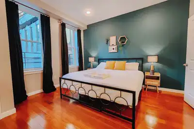 Image de Deluxe / 2 King Beds / 65\" Tv / Jefferson Hospital