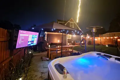 Image de Hot Tub, Sauna and Cold Plunge, Pet-Friendly Garden Suite w/ Private Relaxation