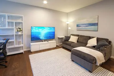 Image de Ballard - Spacious 1 Br apartment, Hot tub in backyard