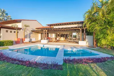 Image de Gated Oceanview Villa: Private Beach 2 Min Walk, Family-Friendly, Pool & Jacuzzi
