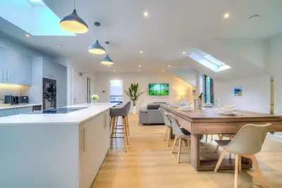 Image de Penthouse Flat Manchester. 10 minutes to Airport. Sleeps 8.