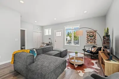 Image de The Loft – Stylish 4br Loft•Near Museum of Glass + Gazebo