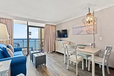 Image de King Bed Oceanfront Condo with Pools and Hot Tubs