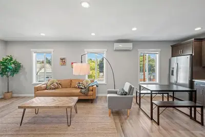 Image de The Nest - 4br Historic Duplex • Walk to Park + Free Parking