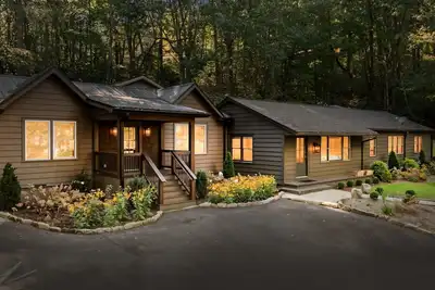 Image de Dahlia House: 3 Bdrm home in Highlands, Nc, just a short walk to town.