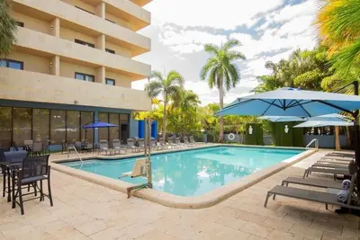 Image de 2 Modern Units With Balcony Outdoor Pool Shuttle Near Wynwood