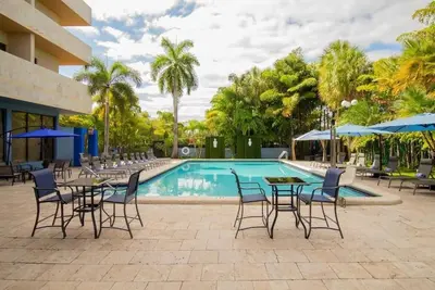 Image de Outdoor Pool And Free Airport Shuttle, Near Cruise Terminal | 4 Relaxing Units