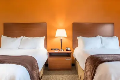 Image de 4 Rooms with Fully Equipped Kitchen - Stay Conveniently Near Major Attractions